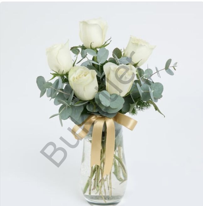 Vazoda 5'li Beyaz Gül
