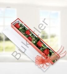 Zarif Kutuda 5 Kırmızı Gül