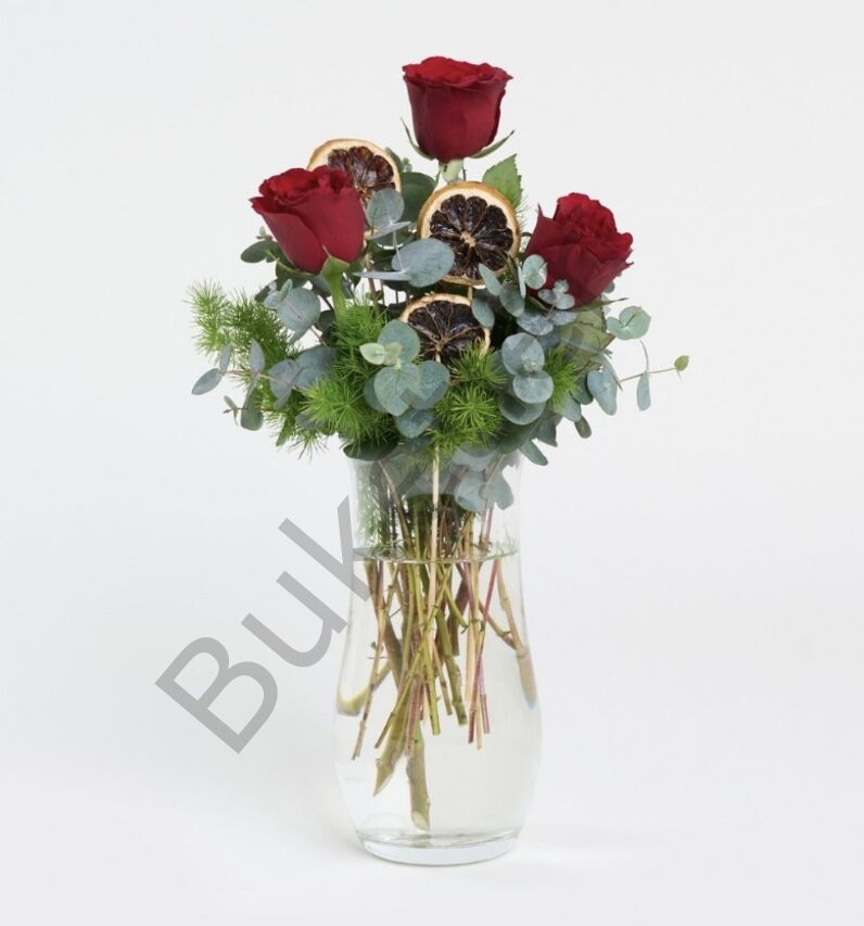 Vazoda 3 Kırmızı Gül Aranjmanı