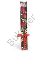 Zarif Kutuda 3 Kırmızı Gül