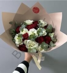 Kırmızı & Beyaz Gül Buketi